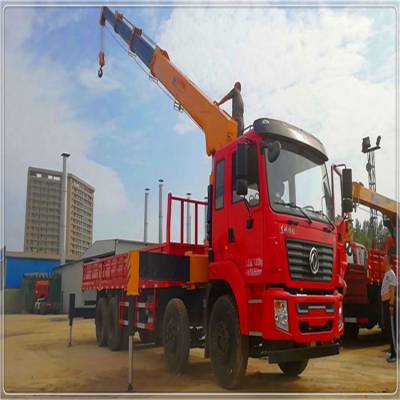 12噸隨車吊清障車與平板車 多功能的道路救援利器