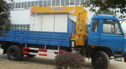 臨汾8噸隨車吊廠家直銷 專業(yè)設(shè)備，高效運(yùn)輸解決方案